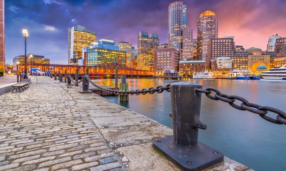 Boston,,Massachusetts,,Usa,Harbor,And,Cityscape,At,Dusk.